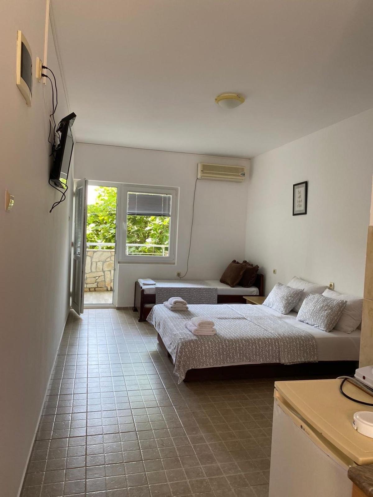 Apartments Vila Kurtagic Dobra Voda Extérieur photo