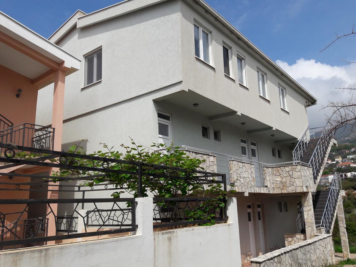 Apartments Vila Kurtagic Dobra Voda Extérieur photo